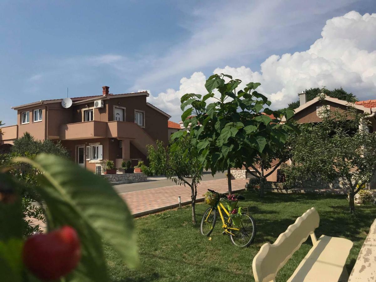 Apartmani Goga Biograd Na Moru Exterior foto